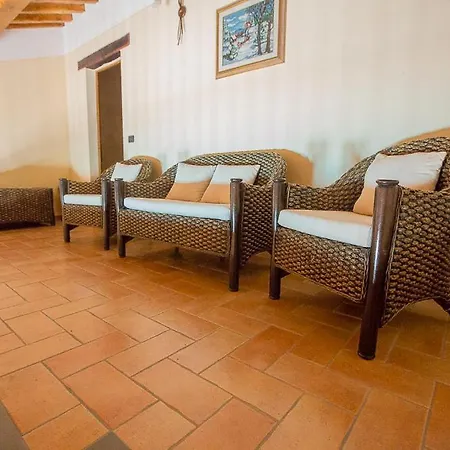Nuvole Sleeps 8 Pool Wifi Villa